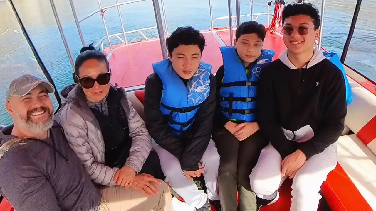 From Ohme Gardens to the Columbia River: The Perfect Wenatchee Day Adventure 6 Friends on jetboat ride