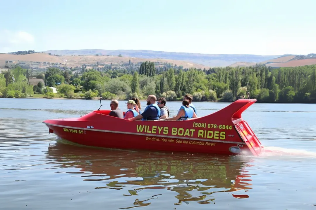 Hike Saddle Rock, Then Cruise the Columbia: The Ultimate Wenatchee Adventure Combo 5 Cruise Experience Details