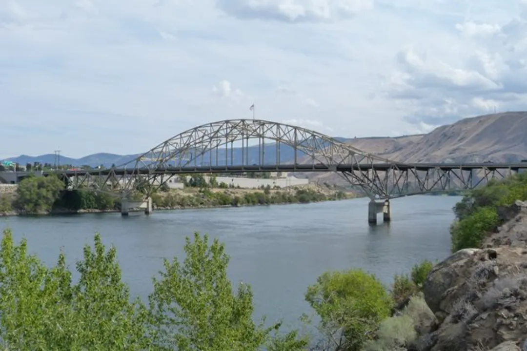 Hike Saddle Rock, Then Cruise the Columbia: The Ultimate Wenatchee Adventure Combo 6 Wenatchee’s bridges